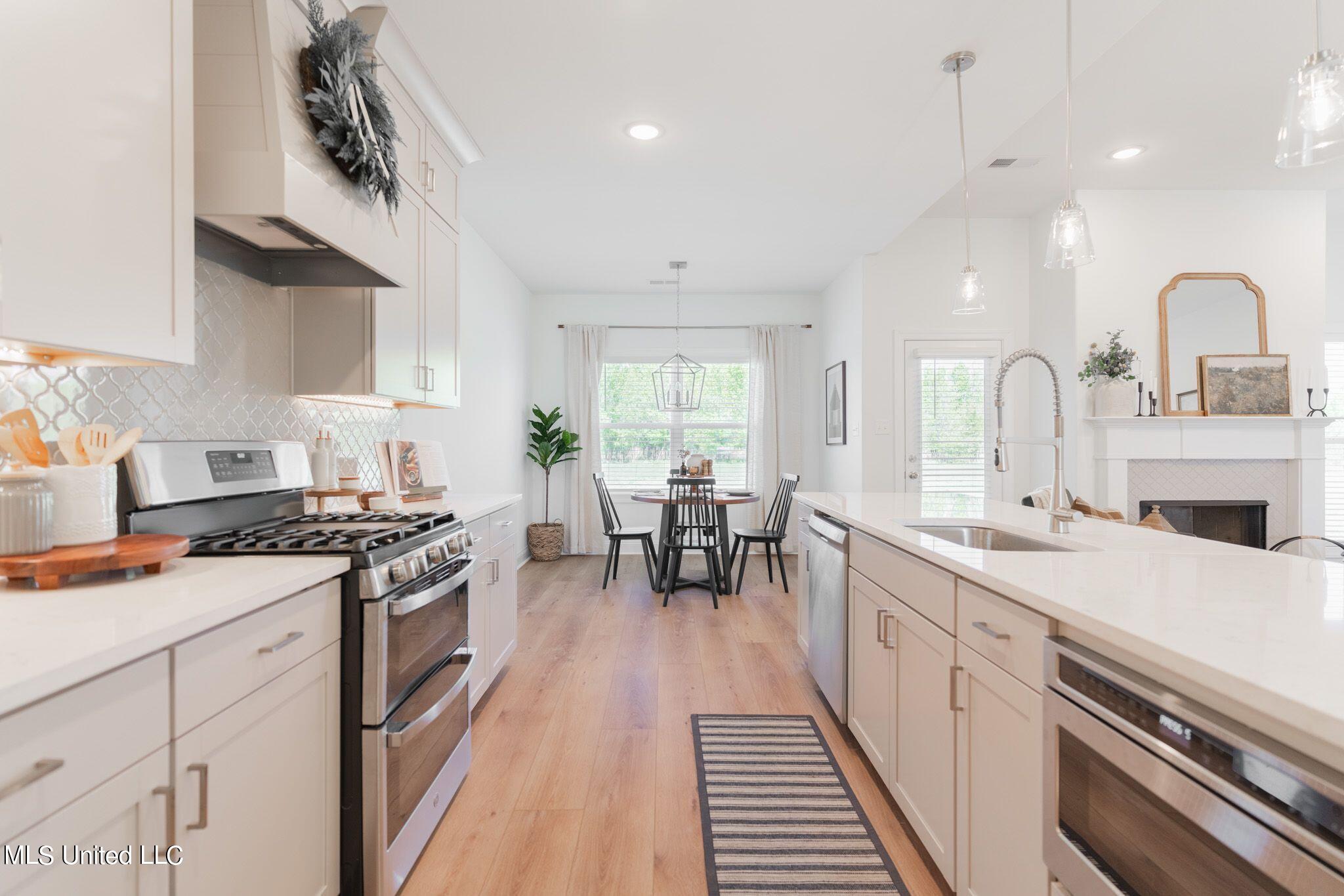 5290 Douglas Drive Olive Branch, MS 38654 - Photo 13 of 37 kitchen