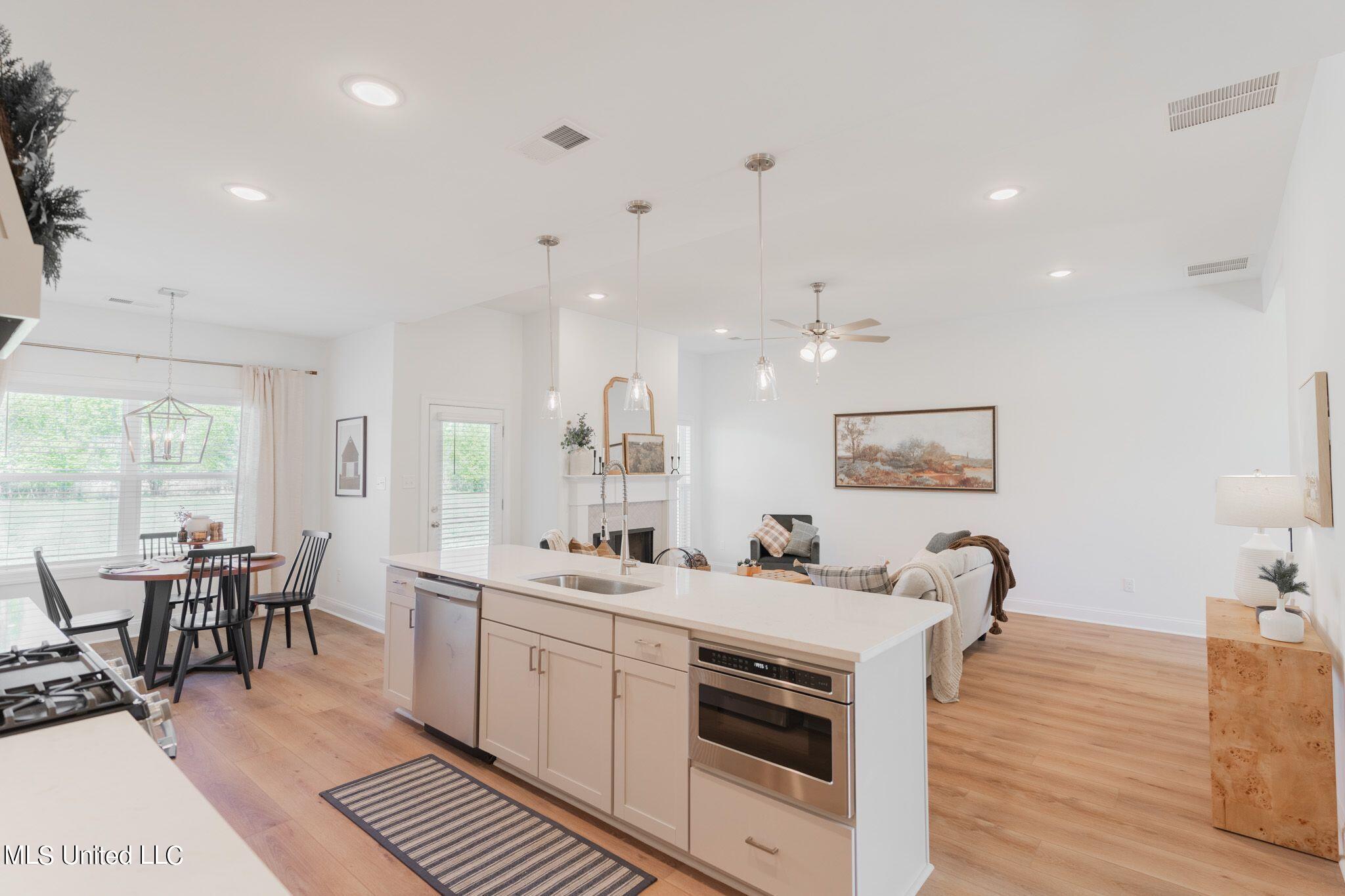5290 Douglas Drive Olive Branch, MS 38654 - Photo 14 of 37 kitchen