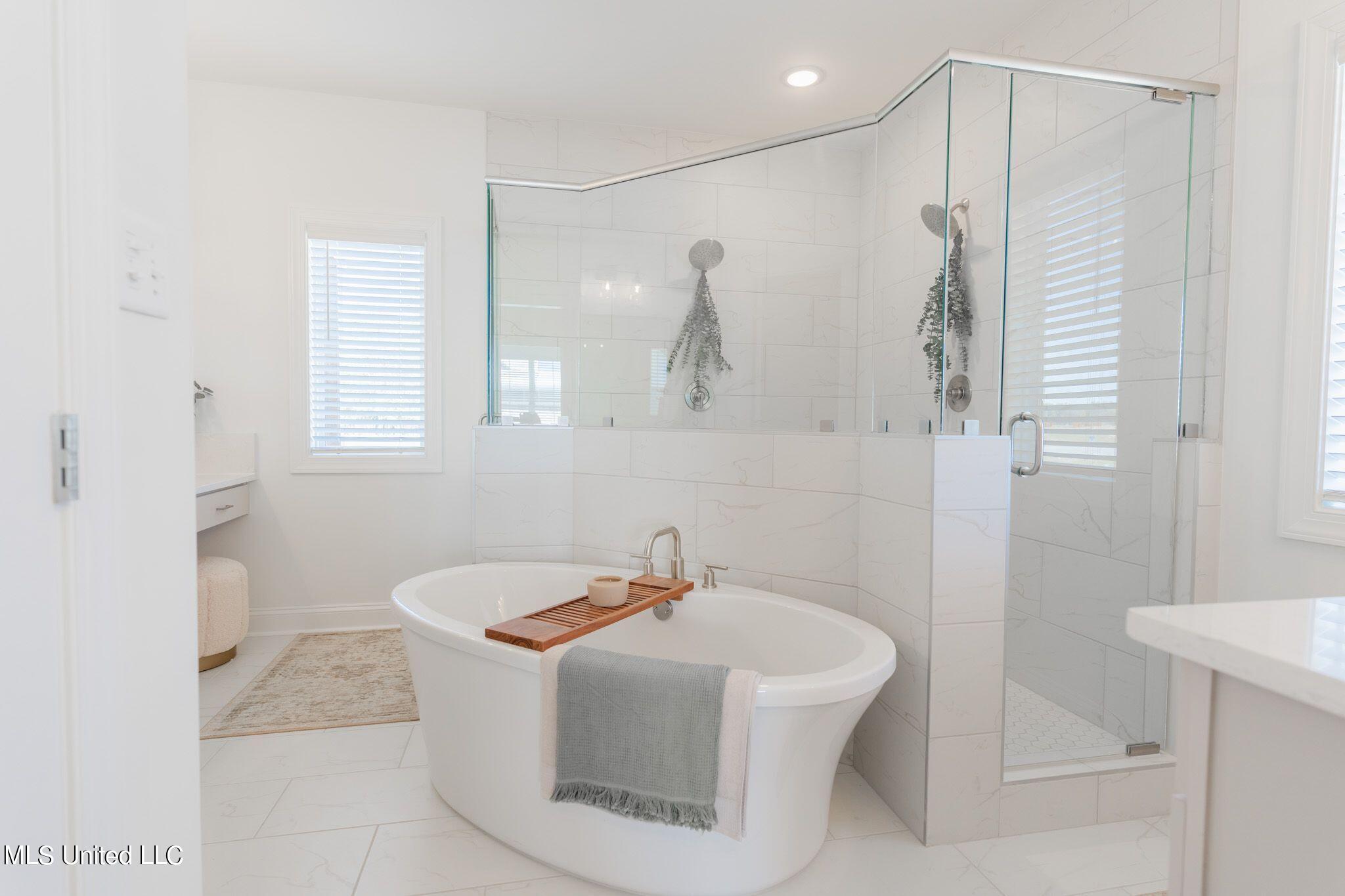 5290 Douglas Drive Olive Branch, MS 38654 - Photo 25 of 37 master bath