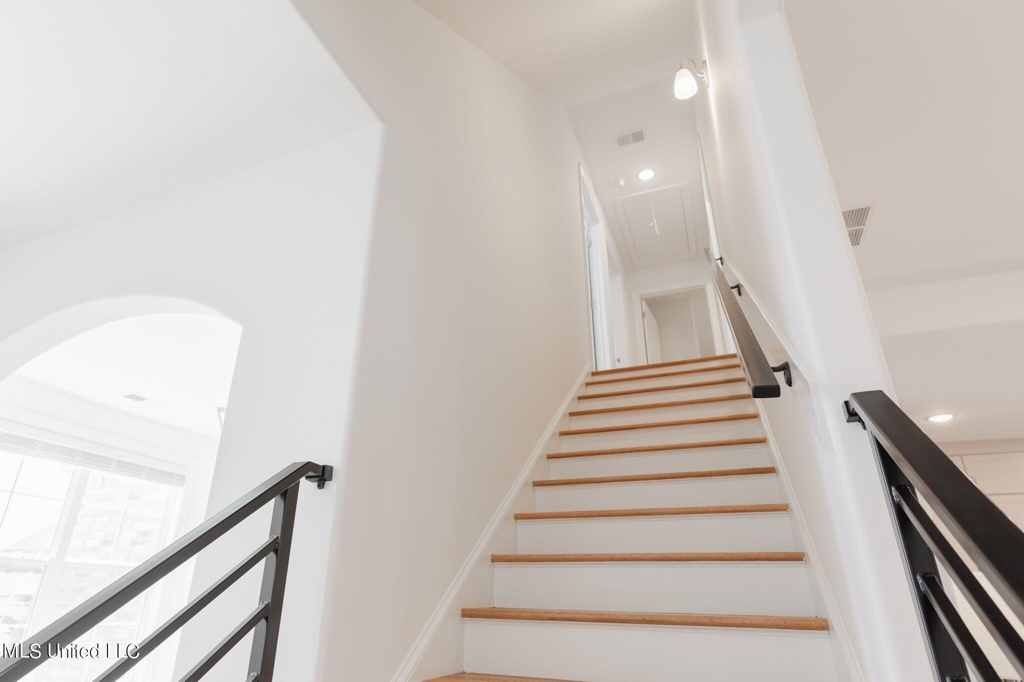 5290 Douglas Drive Olive Branch, MS 38654 - Photo 29 of 37 Upstairs