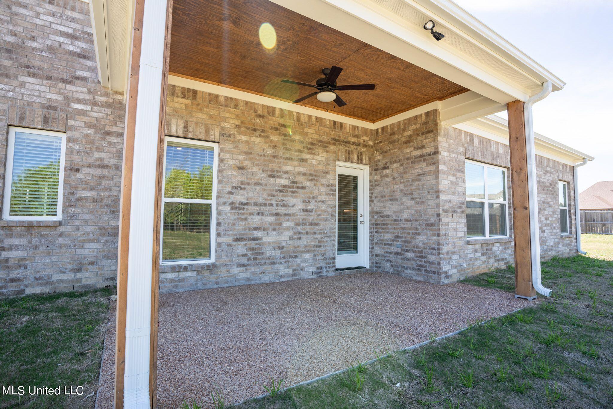 5290 Douglas Drive Olive Branch, MS 38654 - Photo 34 of 37 covered patio