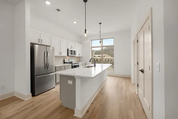 $3,100 | 7341 Charlotte Pike, Unit 114, Nashville, TN 37209