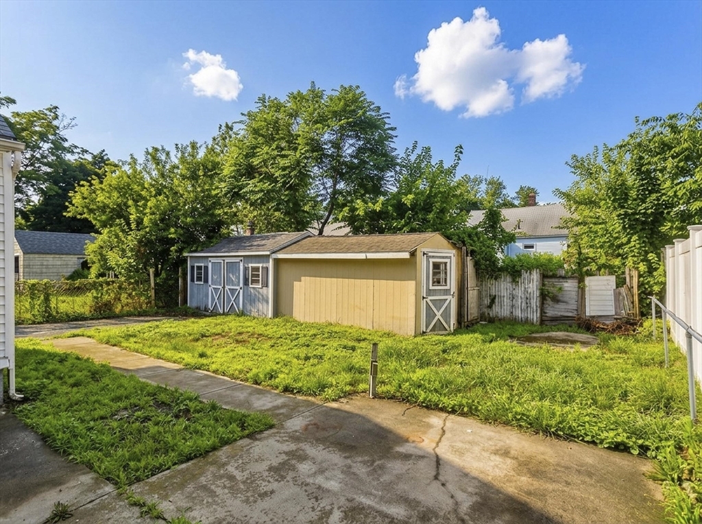 102 San Miguel Street Springfield, MA 01104 - Photo 35 of 37
