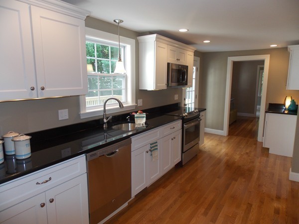 56 Locust Street Reading, MA 01867 - Photo 11 of 27 Gallery Image 11