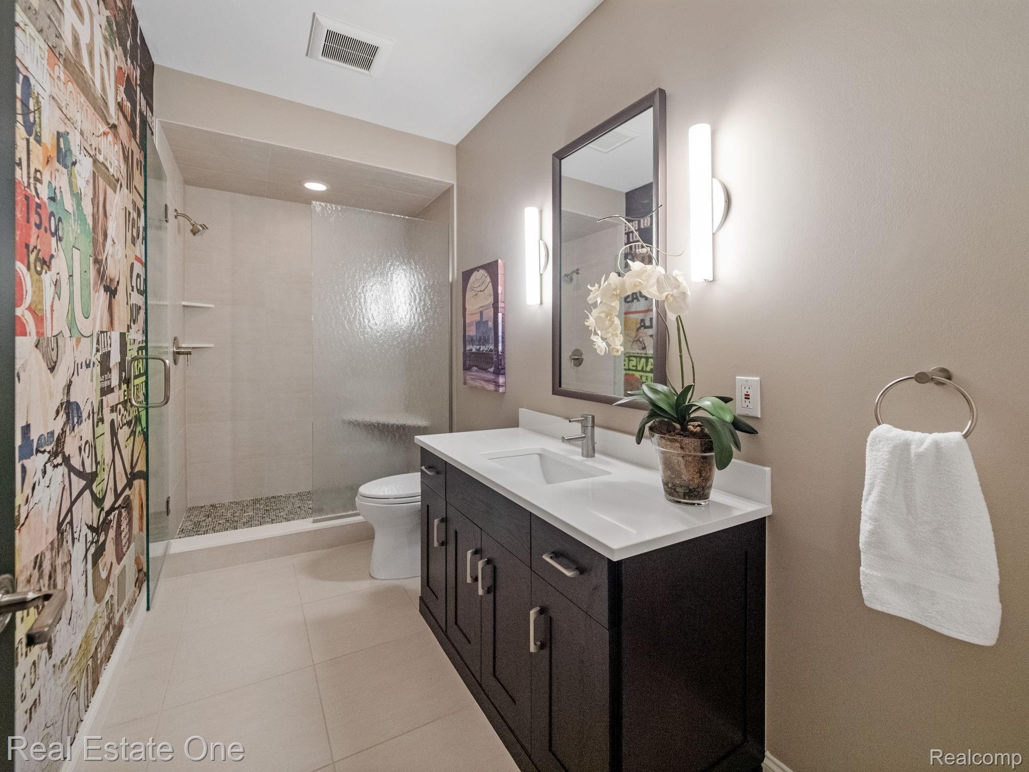 303 Wilcox Street Rochester, MI 48307 - Photo 47 of 55 47a.jpg