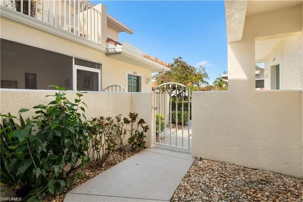 $2,200 | 5430 Worthington Lane, Unit 103, Naples, FL 34110