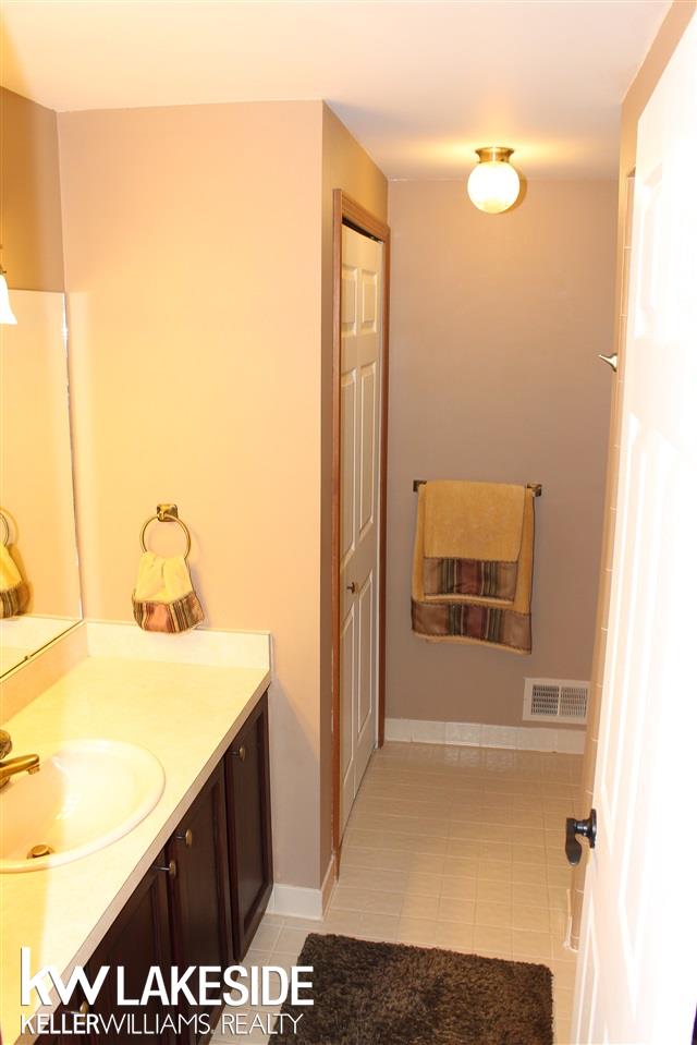 1388 Hathaway Rising Rochester Hills, MI 48306 - Photo 17 of 25