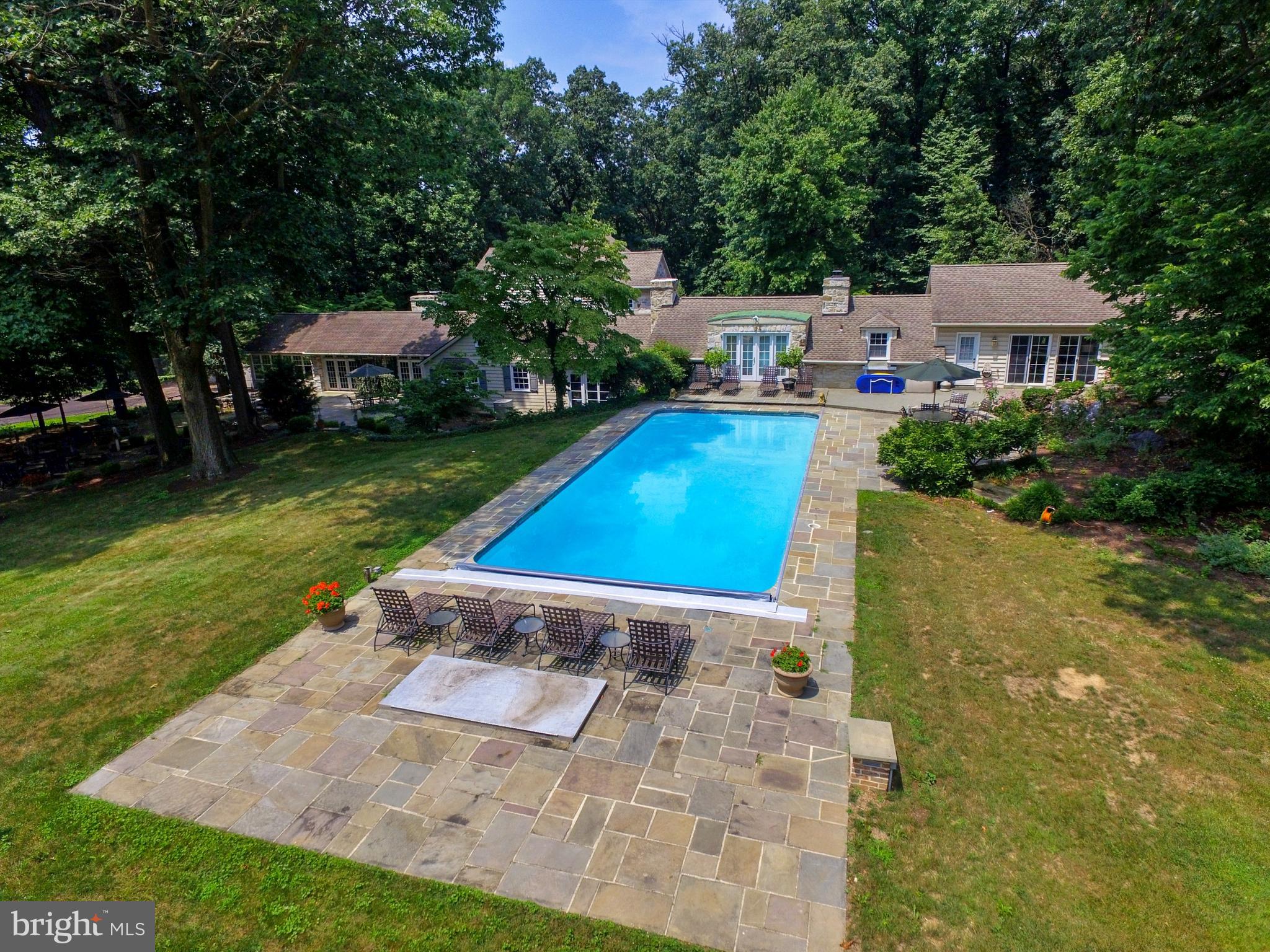 23 Warwick Road Lititz, PA 17543 - Photo 4 of 56