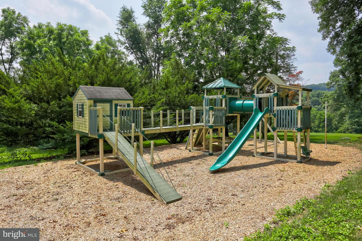 23 Warwick Road Lititz, PA 17543 - Photo 53 of 56