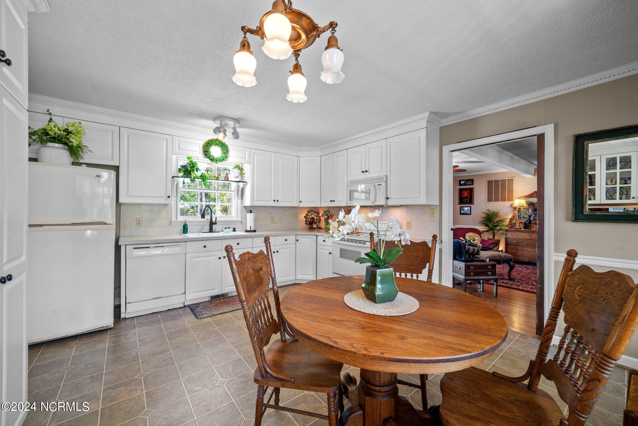 112 Lawson Road Washington, NC 27889 - Photo 37 of 55 37-web-or-mls-DSC_5236