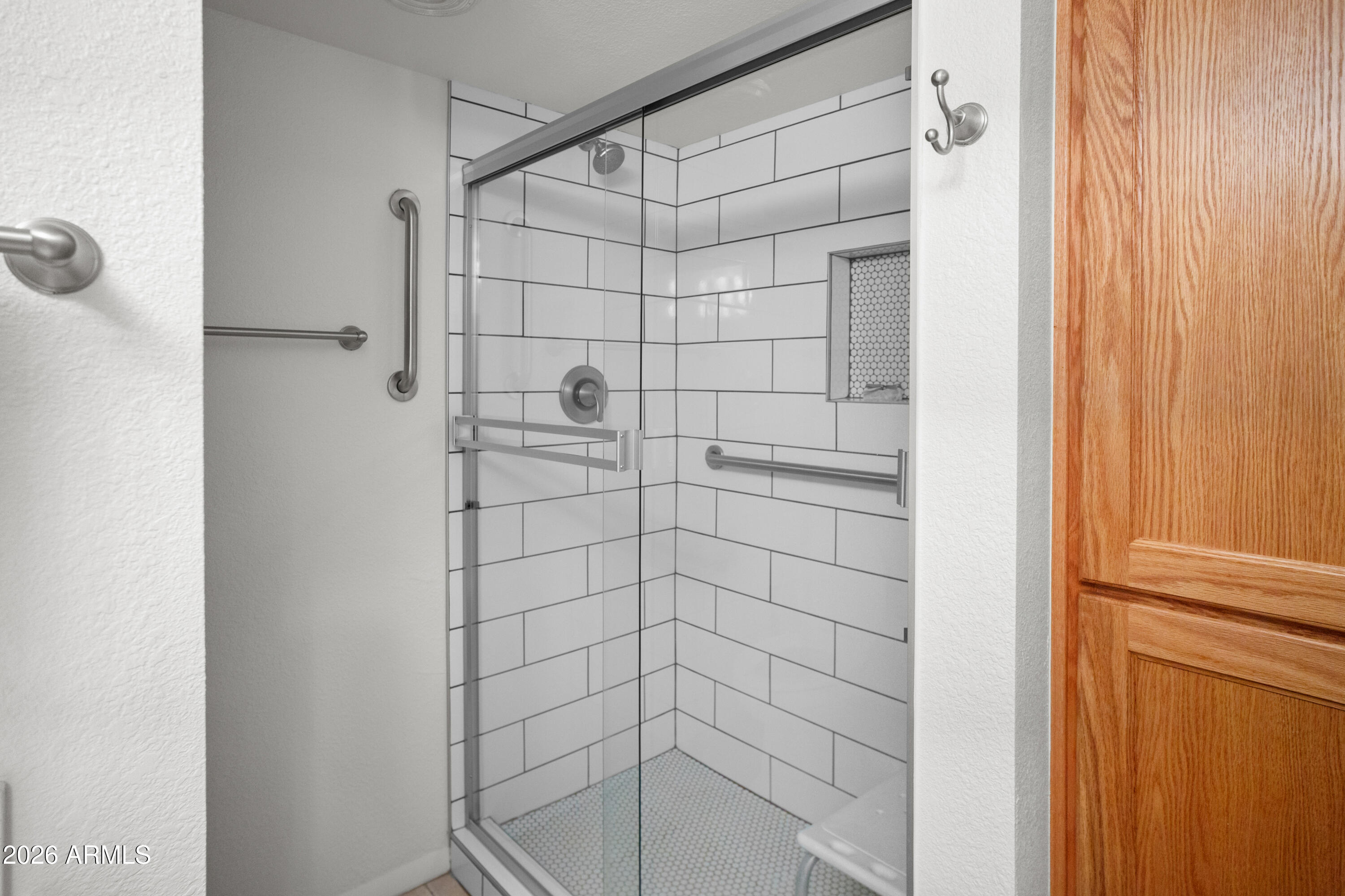 6126 North 12th Way Phoenix, AZ 85014 - Photo 14 of 33 Primary Shower