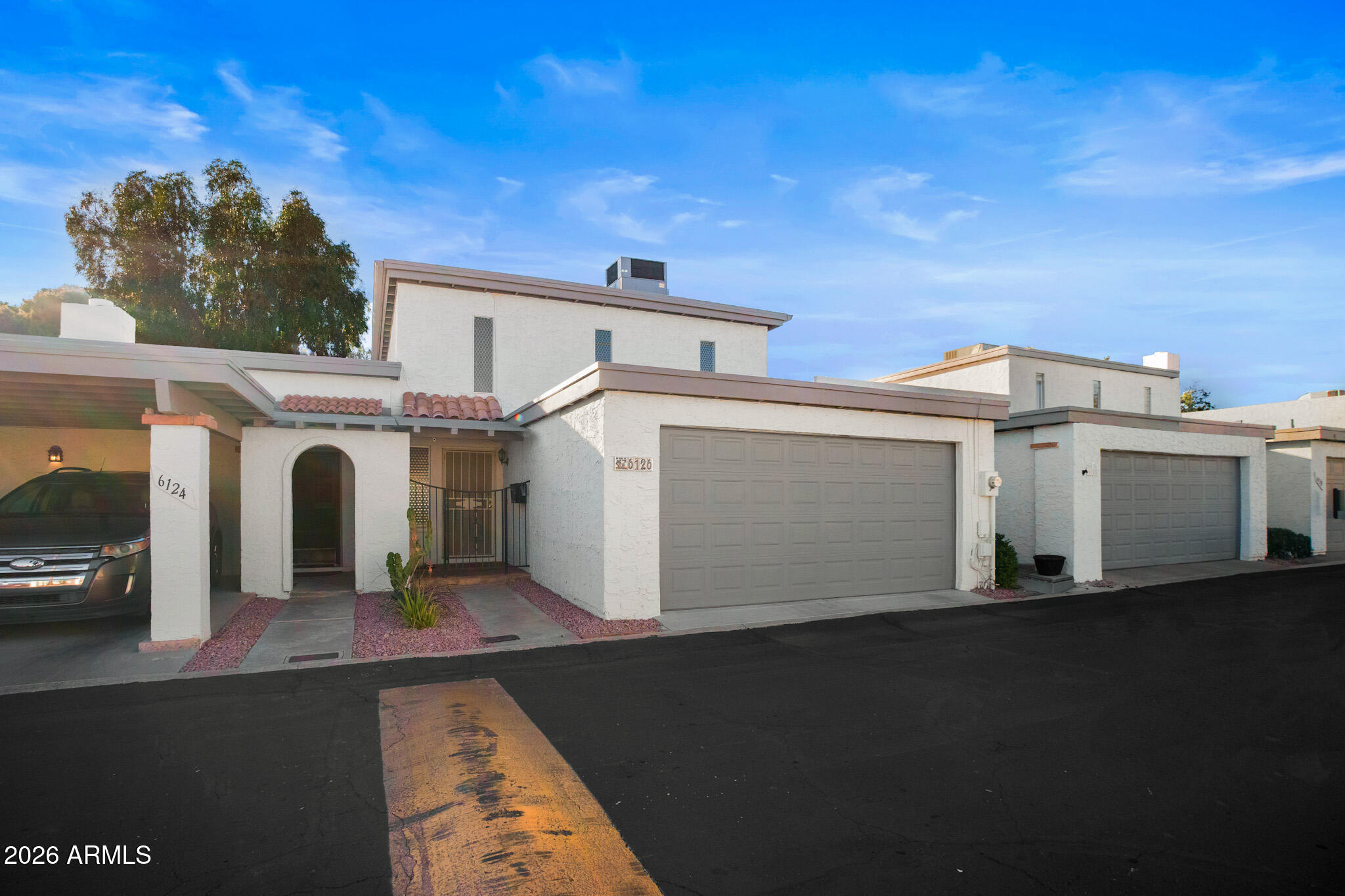 6126 North 12th Way Phoenix, AZ 85014 - Photo 3 of 33 Front of House