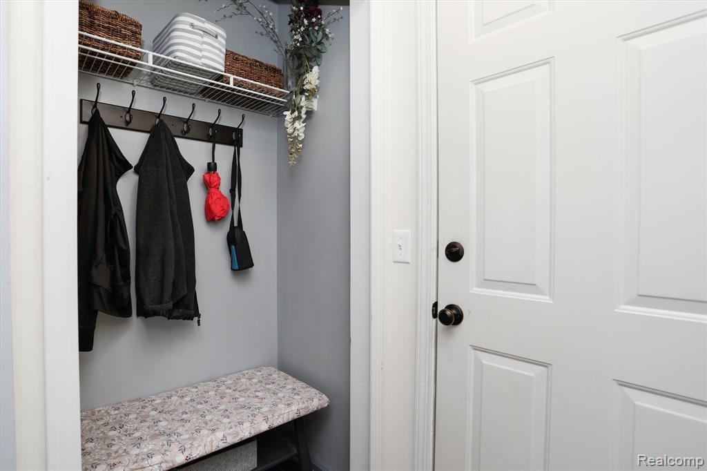 9469 Maple Ridge Drive Newport, MI 48166 - Photo 16 of 32 Gallery Image 16