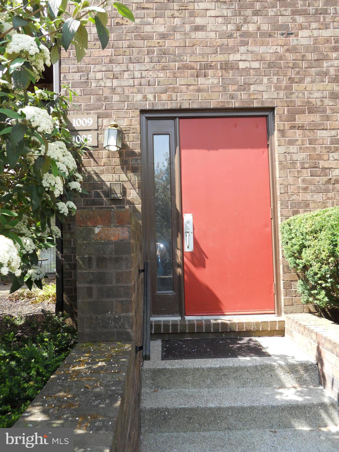 1009 Mountainview Drive Chesterbrook, PA 19087 - Photo 3 of 17 Main entrance
