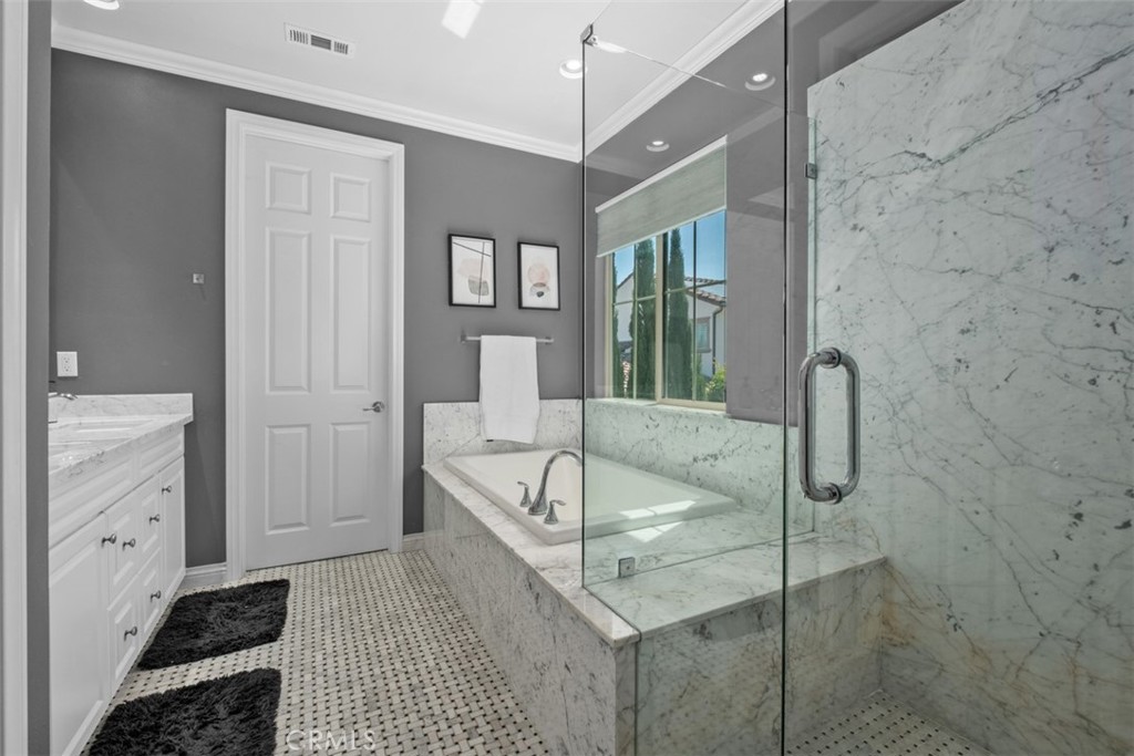 60 Visionary Irvine, CA 92618 - Photo 18 of 39 primary bath