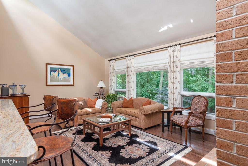 7329 Hooking Road McLean, VA 22101 - Photo 11 of 82