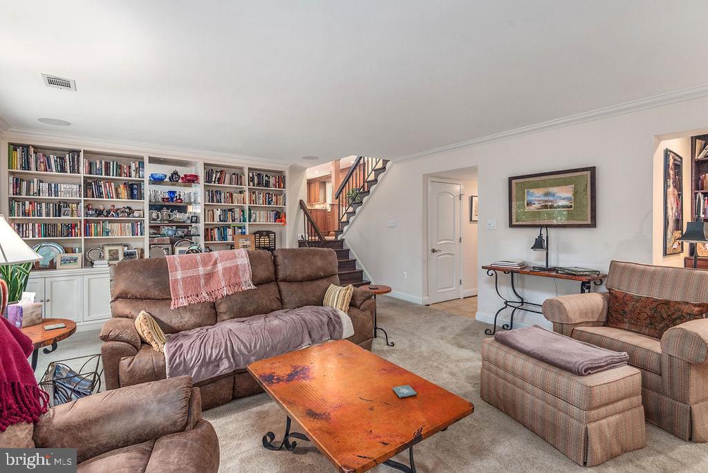 7329 Hooking Road McLean, VA 22101 - Photo 33 of 82