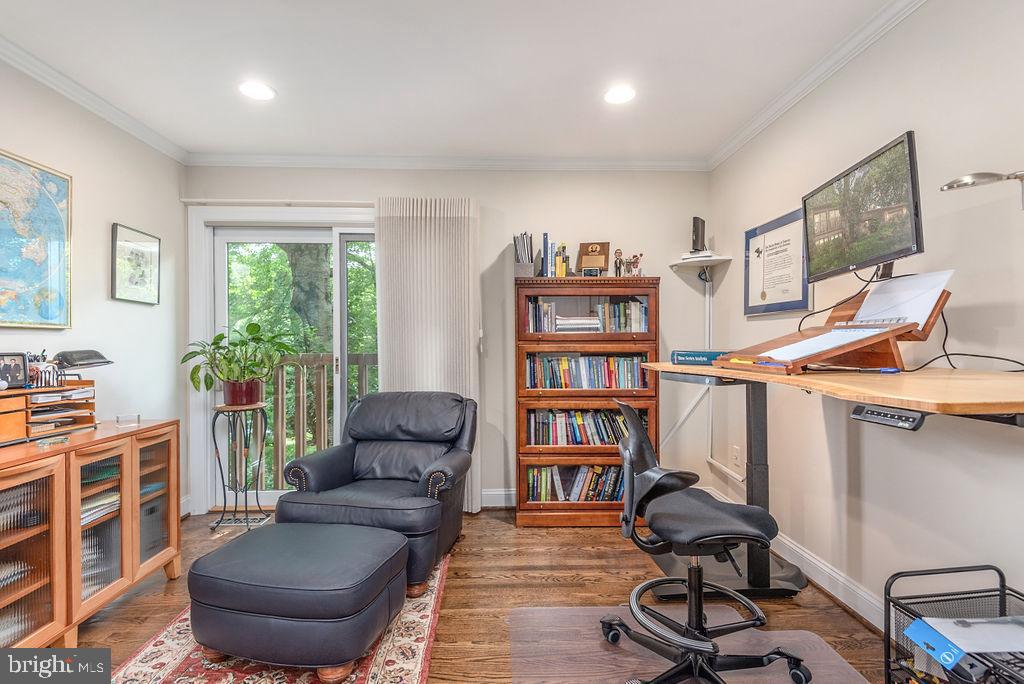 7329 Hooking Road McLean, VA 22101 - Photo 36 of 82