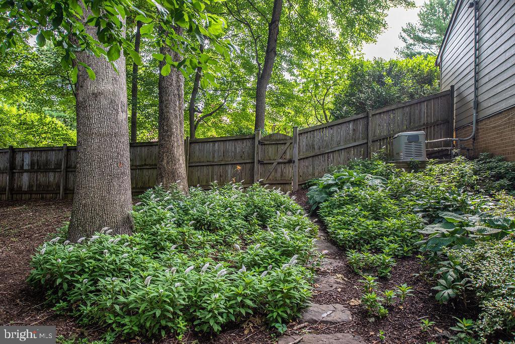 7329 Hooking Road McLean, VA 22101 - Photo 60 of 82