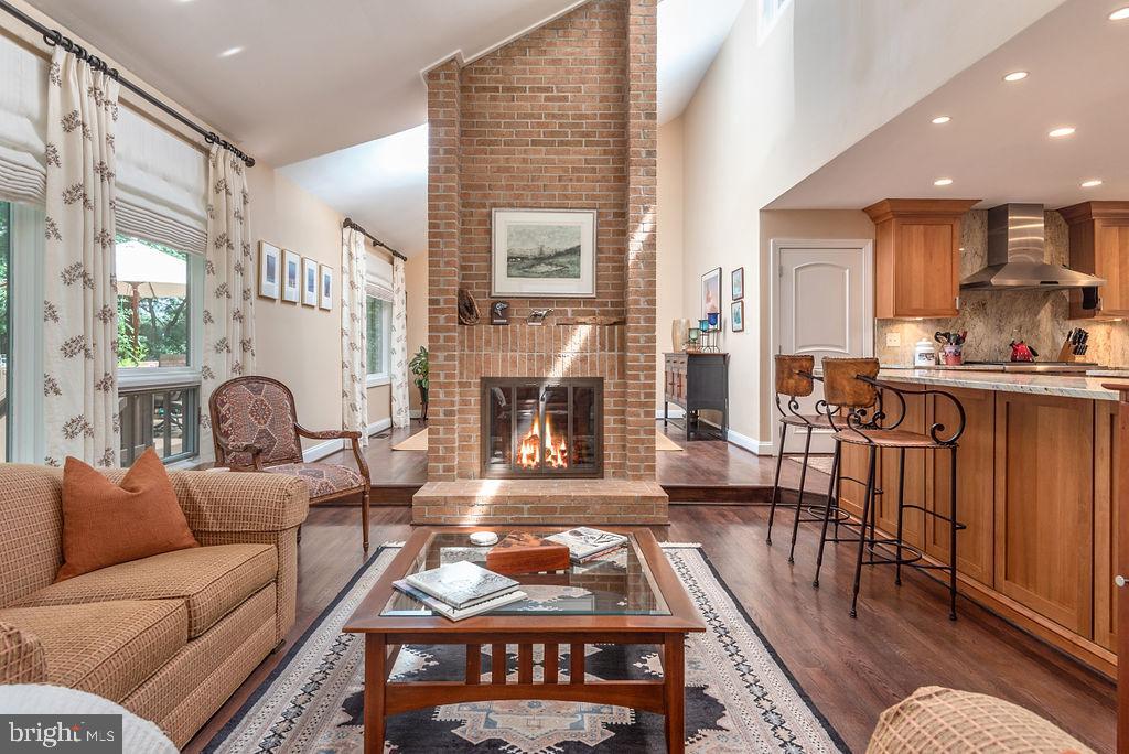 7329 Hooking Road McLean, VA 22101 - Photo 8 of 82