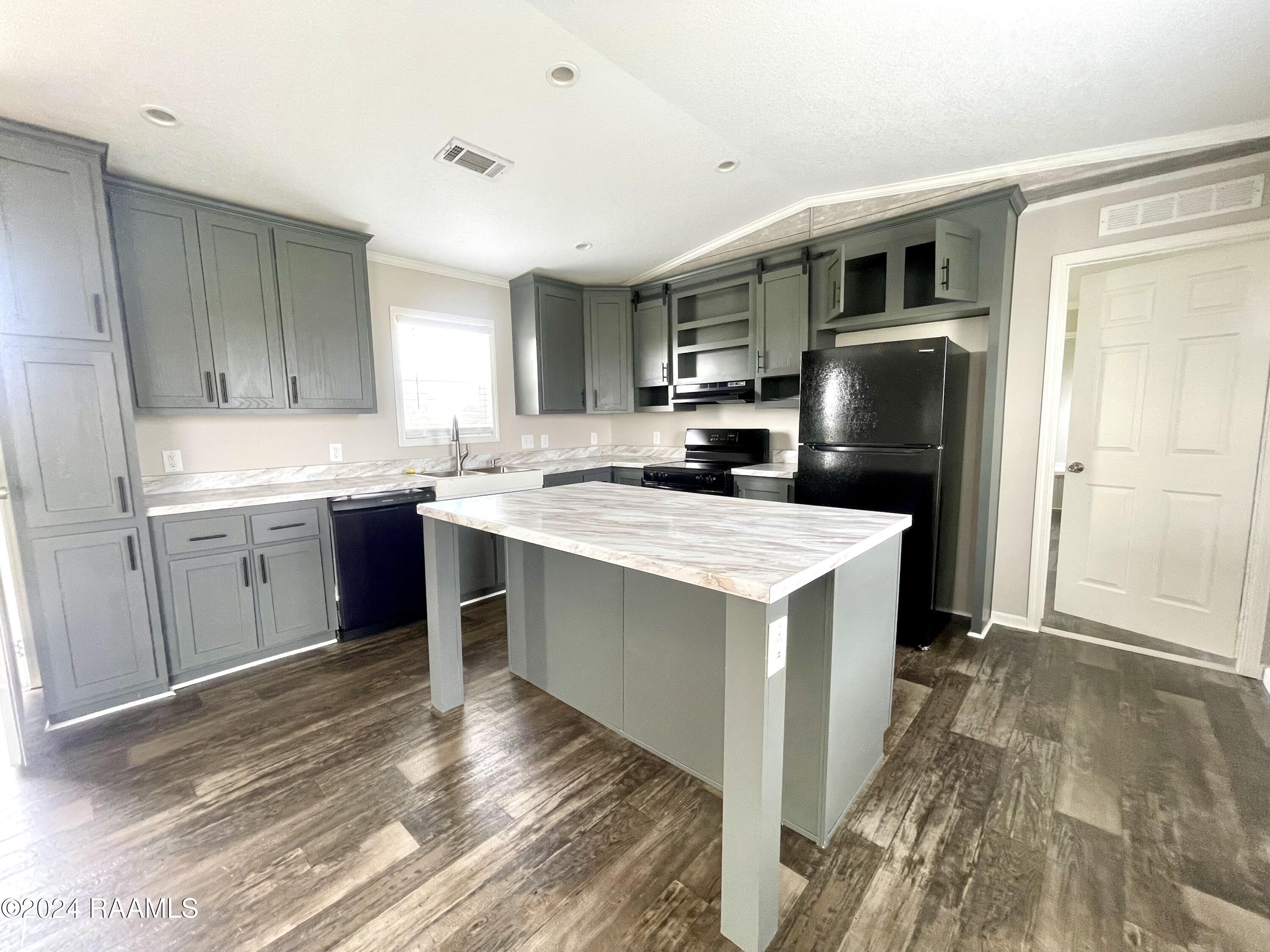 2612 Claude Leblanc Road New Iberia, LA 70560 - Photo 3 of 14 IMG_0184