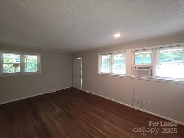 $1,195 | 1444 Academy Street, Charlotte, NC 28205