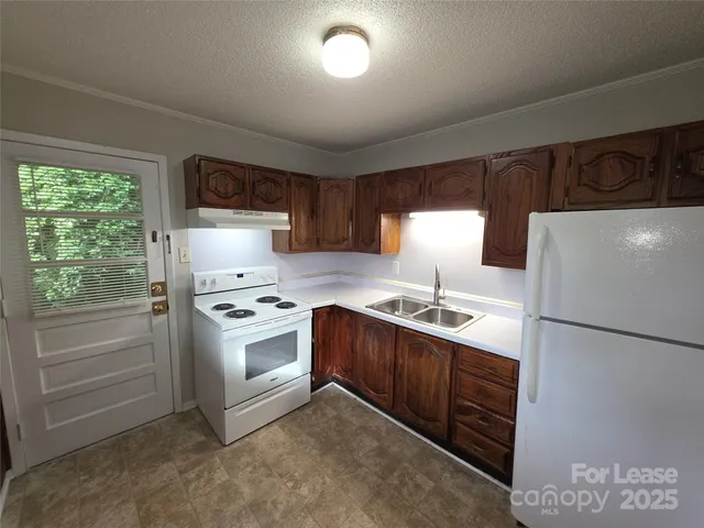 $1,195 | 1444 Academy Street, Charlotte, NC 28205