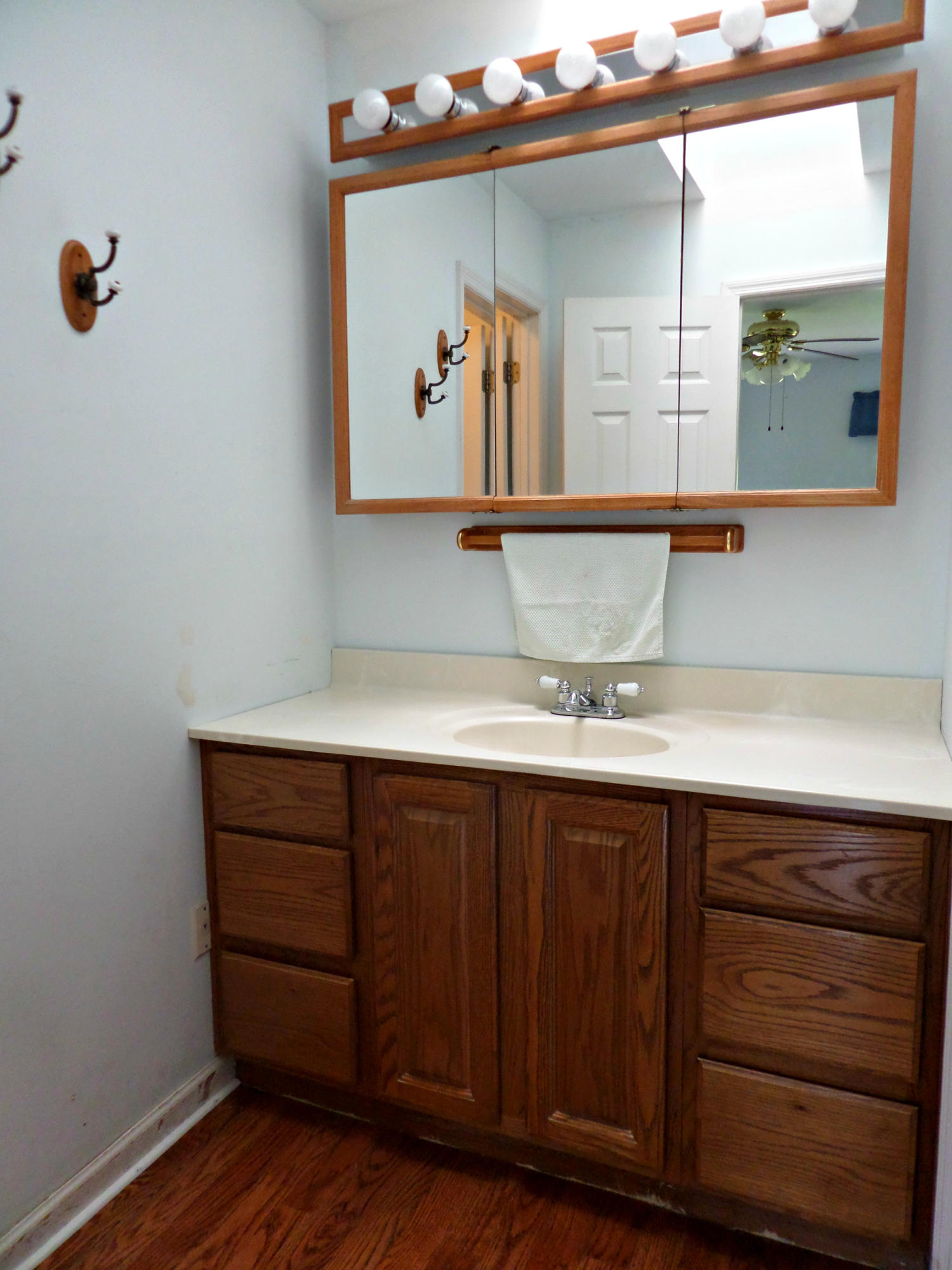 215 Old Batley Road Clinton, TN 37716 - Photo 15 of 38 Master Bath Vanity
