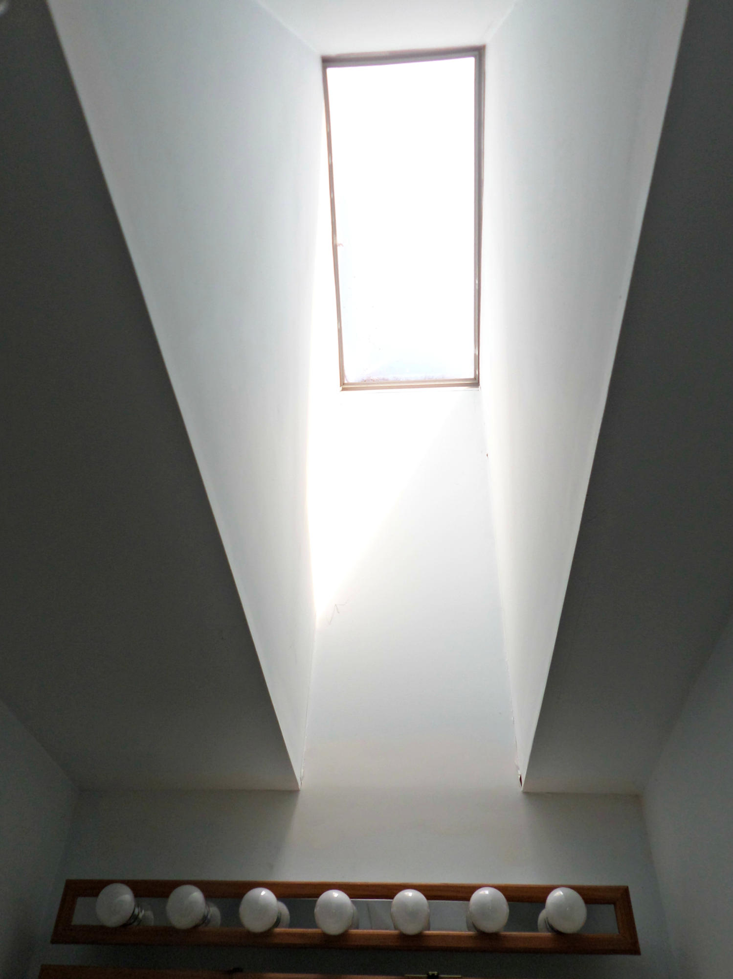 215 Old Batley Road Clinton, TN 37716 - Photo 16 of 38 Master Bath Skylight