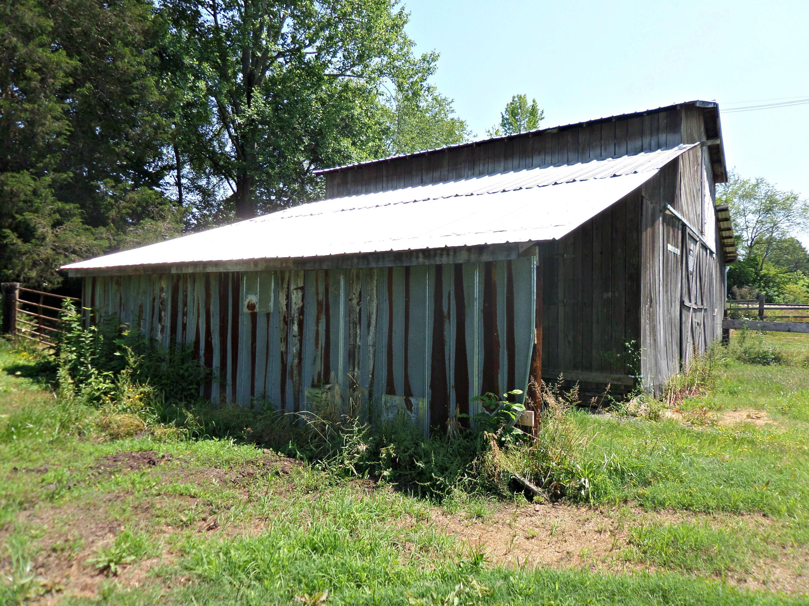 215 Old Batley Road Clinton, TN 37716 - Photo 31 of 38 Barn