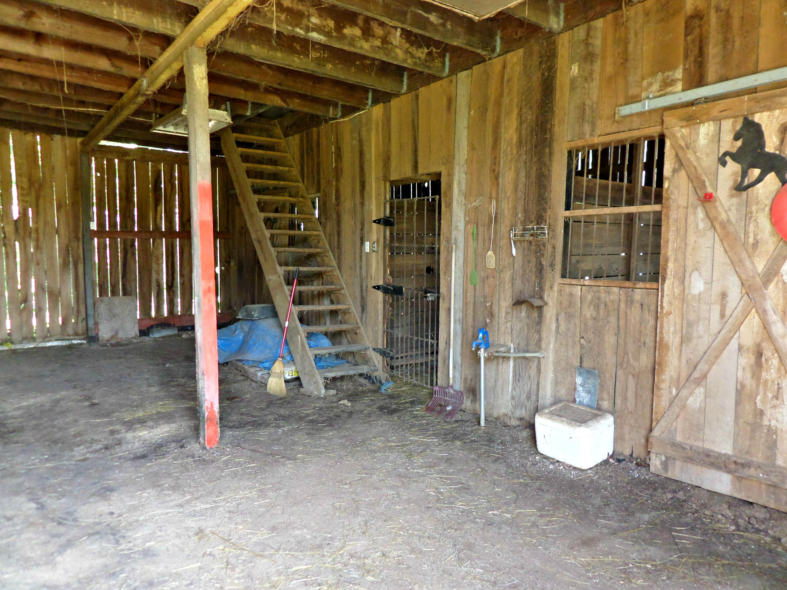215 Old Batley Road Clinton, TN 37716 - Photo 32 of 38 Interior Barn 2