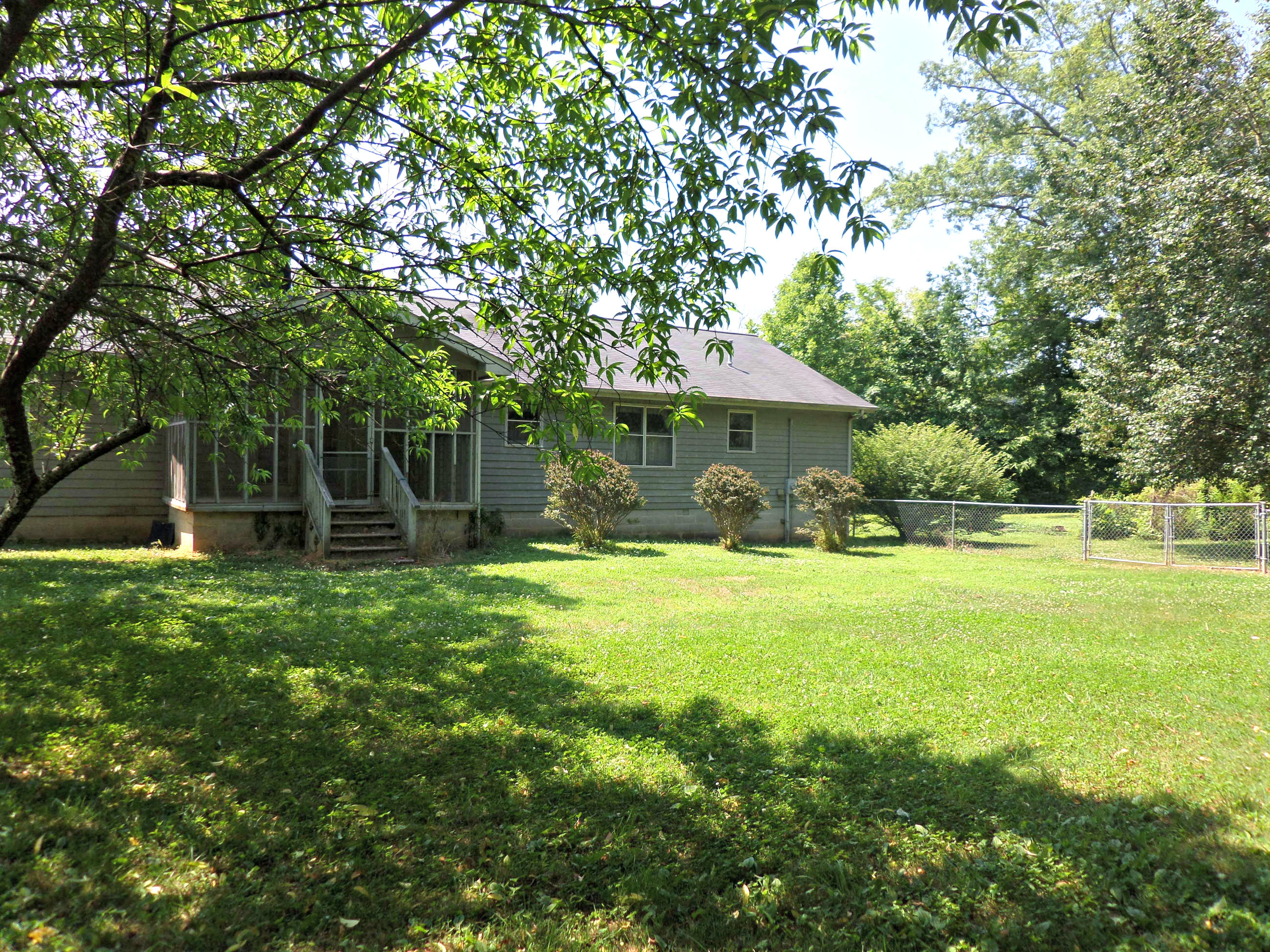 215 Old Batley Road Clinton, TN 37716 - Photo 37 of 38 Back of house 2