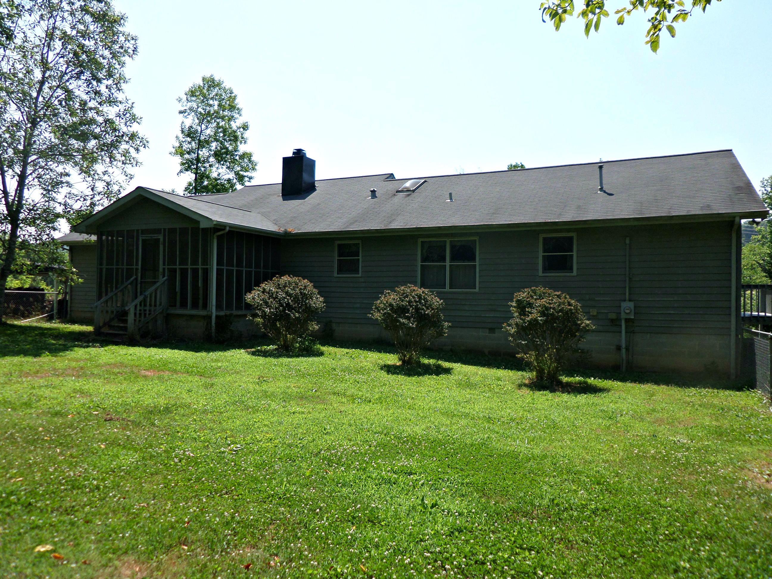 215 Old Batley Road Clinton, TN 37716 - Photo 38 of 38 Back of house