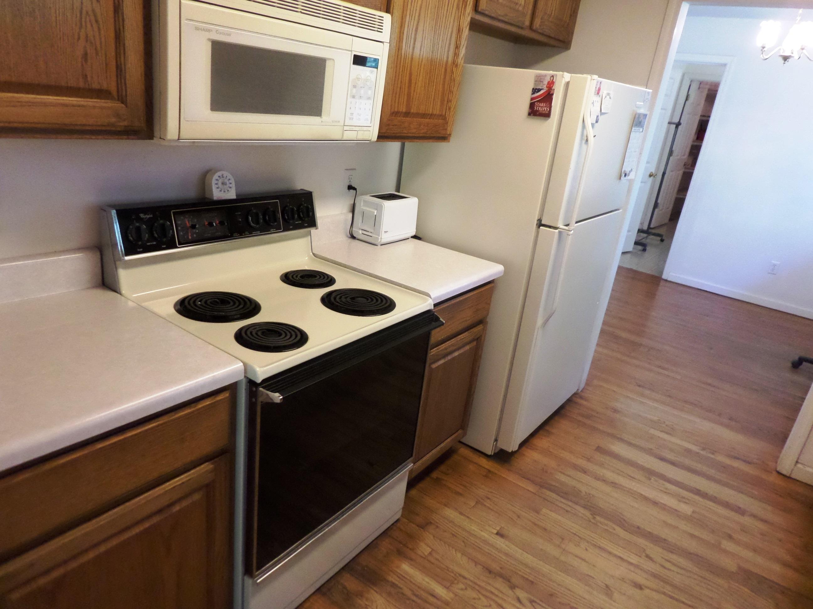 215 Old Batley Road Clinton, TN 37716 - Photo 8 of 38 kitchen2
