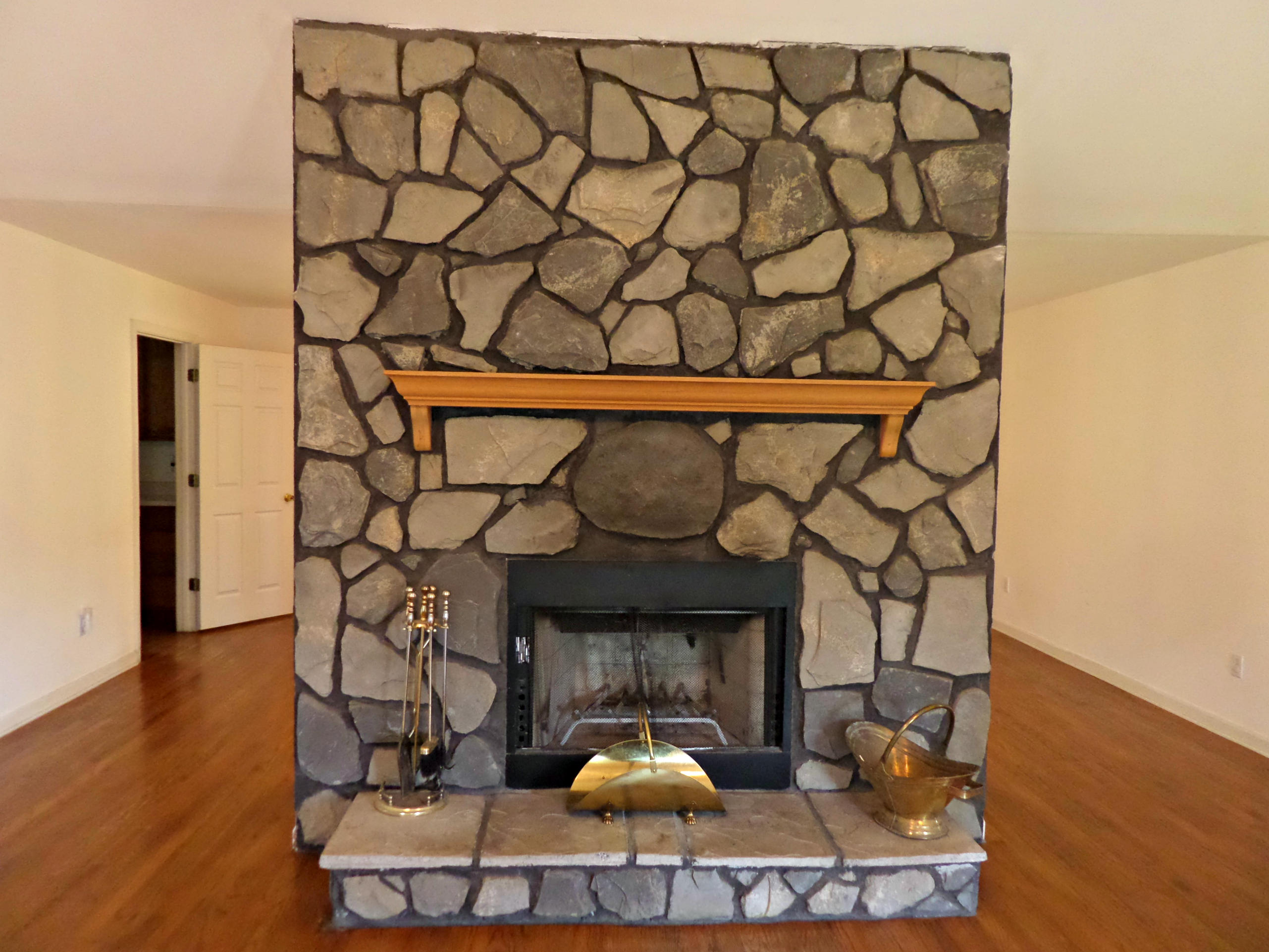 215 Old Batley Road Clinton, TN 37716 - Photo 9 of 38 Fireplace