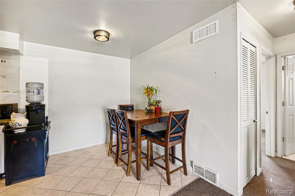 31805 Kelly Road, Unit 25 Fraser, MI 48026 - Photo 5 of 12