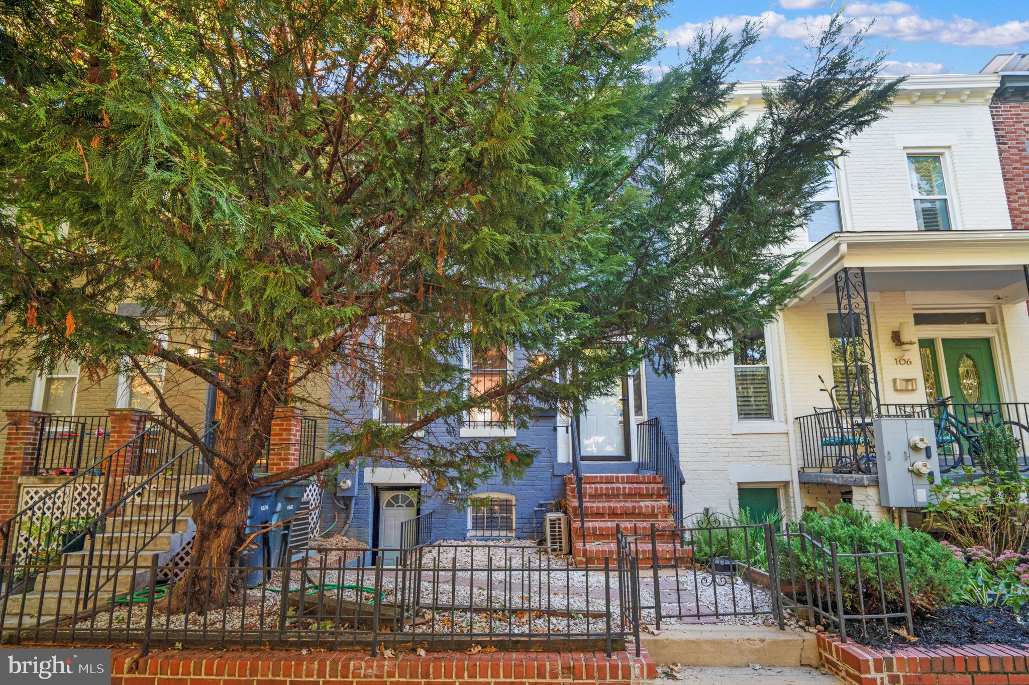 104 15th Street Southeast, Unit A Washington, DC 20003 - Photo 3 of 20