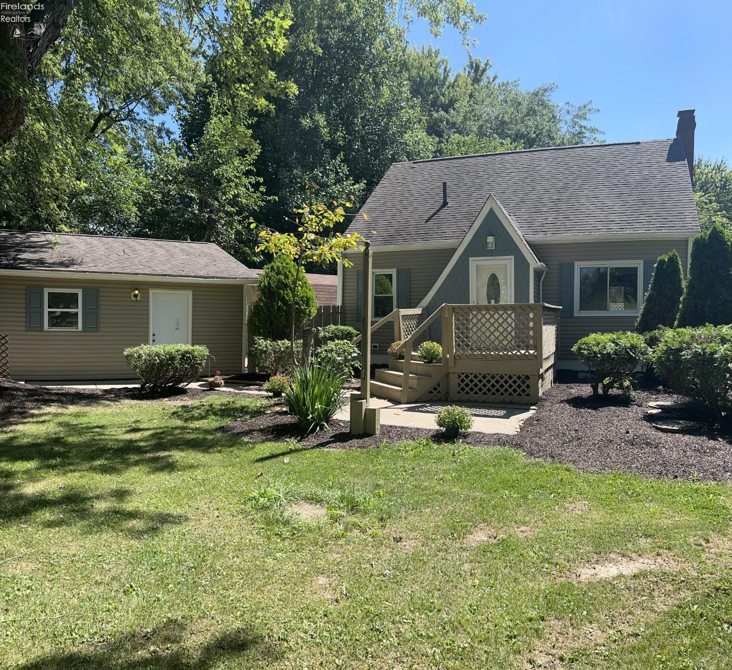 5706 Cleveland Road East Vermilion, OH 44089 - Photo 3 of 30 Gallery Image 3