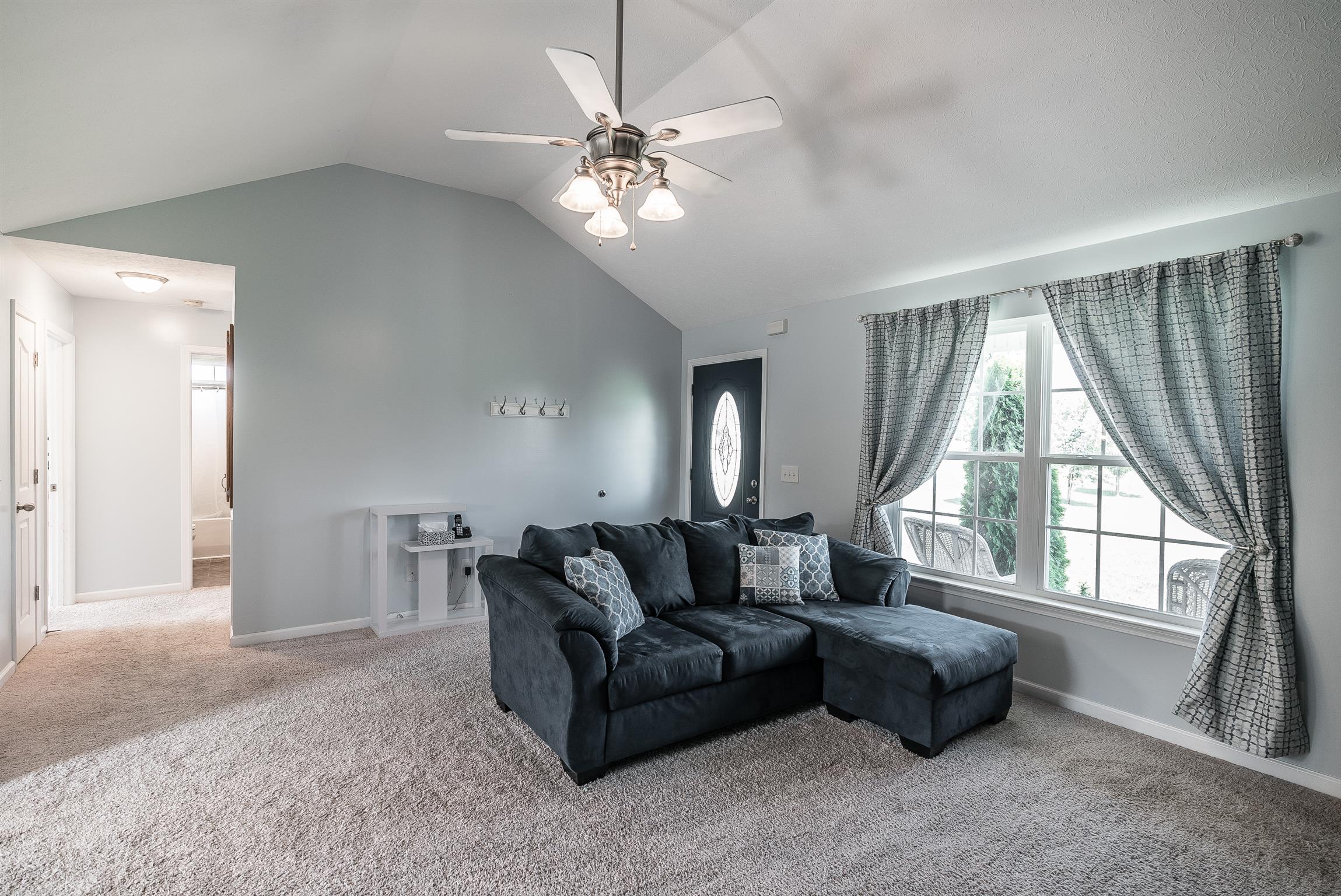 1012 Cameron Way Portland, TN 37148 - Photo 3 of 19 Gallery Image 3