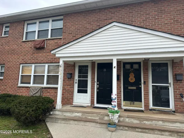 $260,000 | 26 King James Lane, Atlantic Highlands, NJ 07716