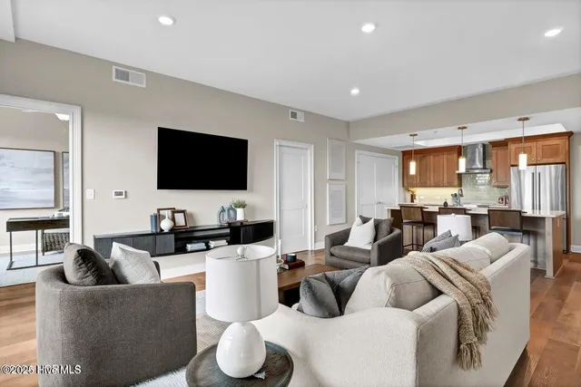 $780,000 | 240 North Water Street, Unit 854, Wilmington, NC 28401