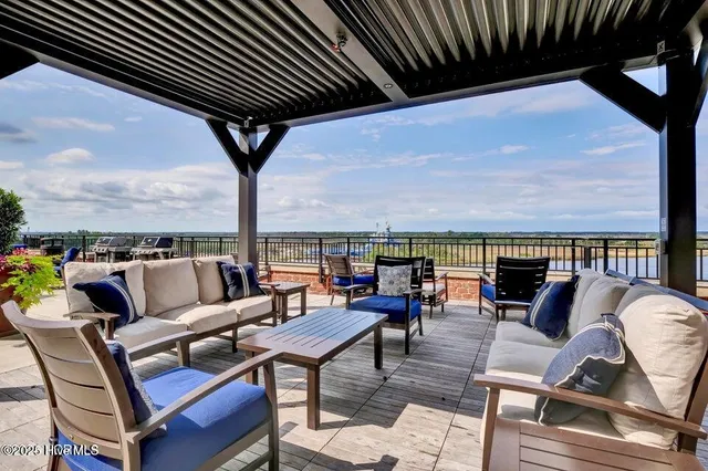 $780,000 | 240 North Water Street, Unit 854, Wilmington, NC 28401