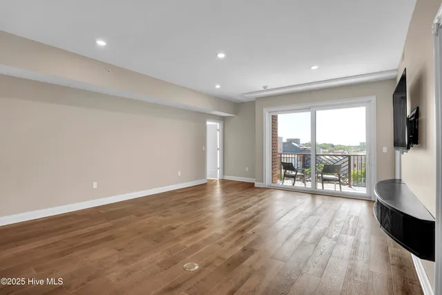 $780,000 | 240 North Water Street, Unit 854, Wilmington, NC 28401