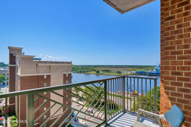 $780,000 | 240 North Water Street, Unit 854, Wilmington, NC 28401