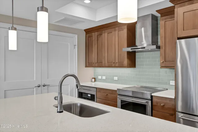 $780,000 | 240 North Water Street, Unit 854, Wilmington, NC 28401