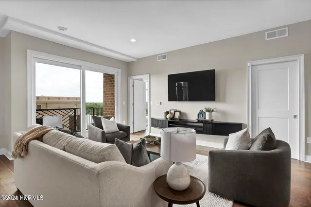 $780,000 | 240 North Water Street, Unit 854, Wilmington, NC 28401