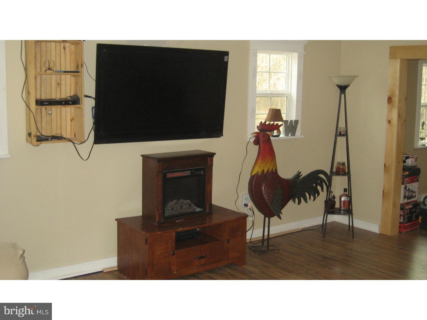 262 Ridge Road Browns Mills, NJ 08015 - Photo 6 of 20 Living Room