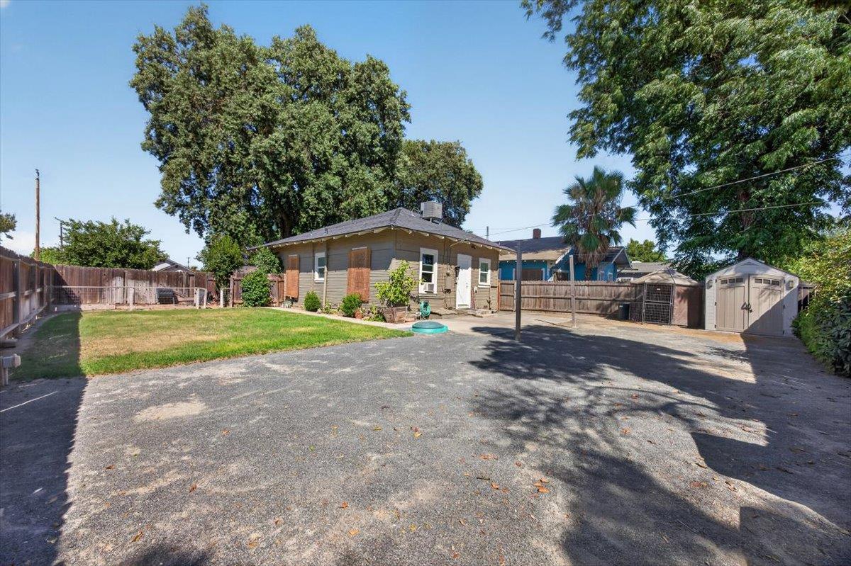 1407 E Street Reedley, CA 93654 - Photo 21 of 32