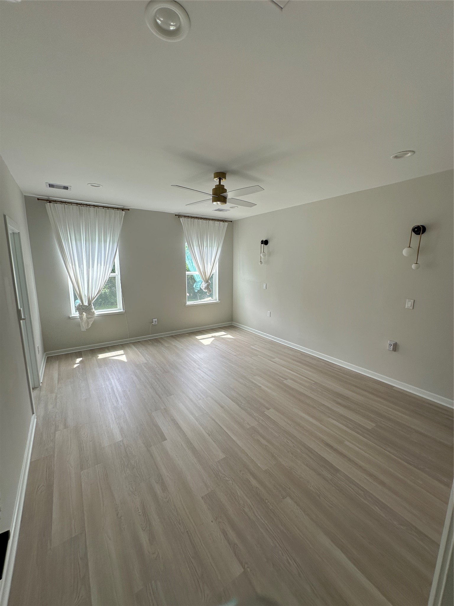 2032 West Tidwell Road Houston, TX 77091 - Photo 8 of 32