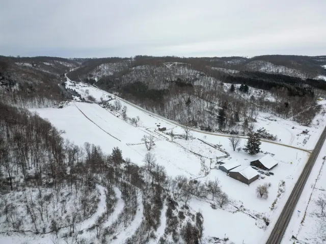 $789,900 | E13758 Highway 82, La Farge, WI 54639